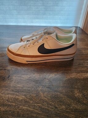 Womens Nike Court Legacy Next Nature size 8.5